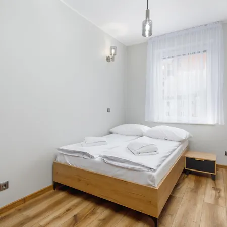 Portowa 18 Etna Polonia -jantar Kolobrzeg